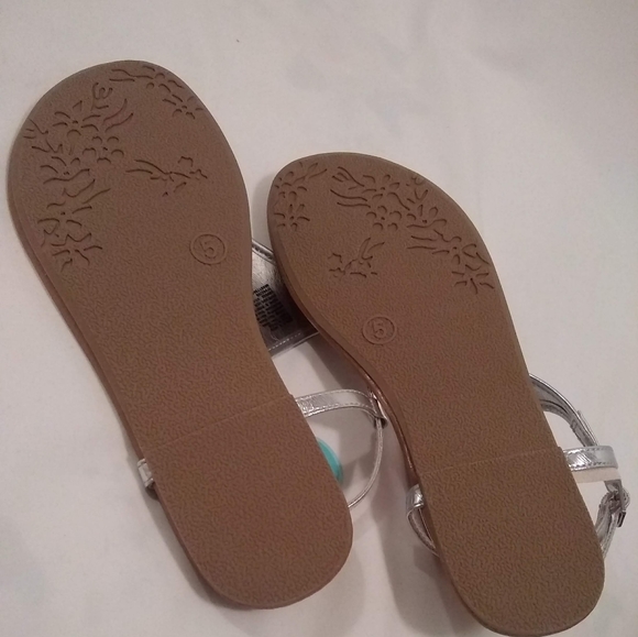 *NIB*  SO Girls "Skies" Silver Sandals Sz. 5 - Picture 5 of 6